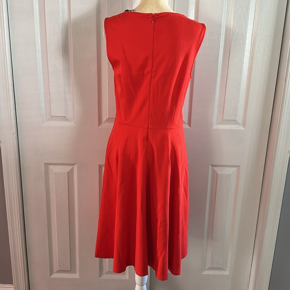Tahari Crew Neck Sleeveless Fit and Flare Solid Scuba Dress Size 10 - Picture 4 of 11